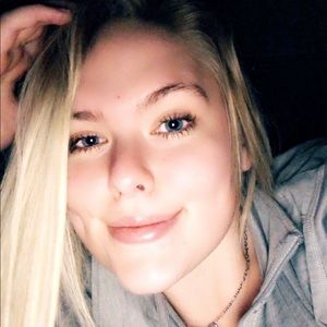 Meet your Posher, Macayla